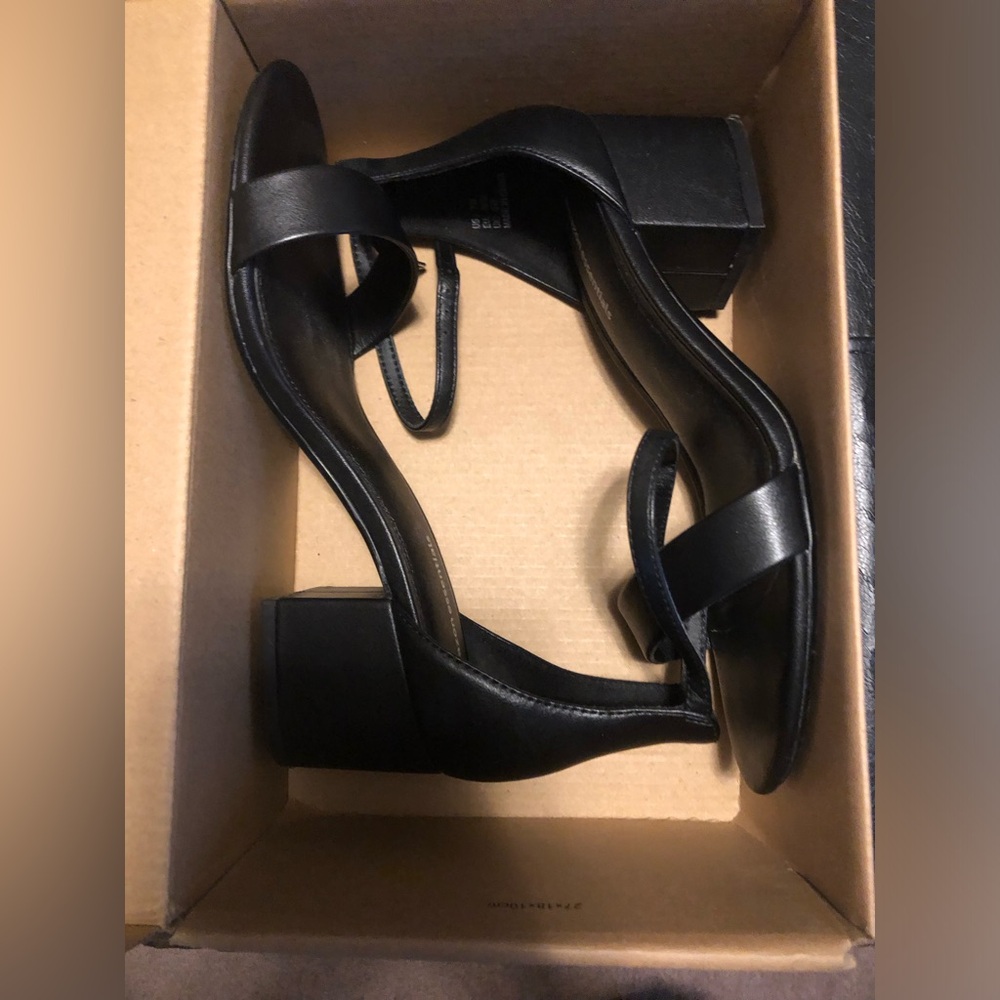 Amazon Essentials Black Block Heel Sandals NOLA
